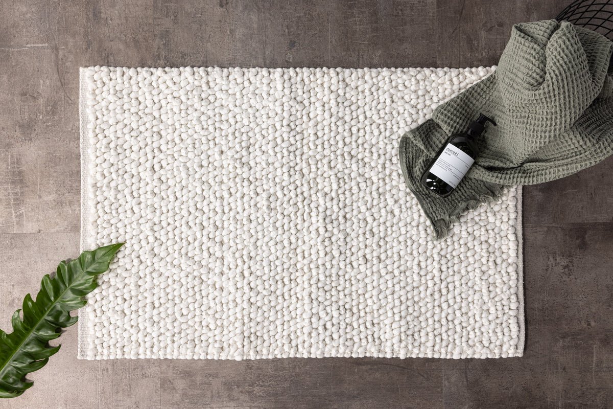 Bath mat Lembongan - in clear White or Black