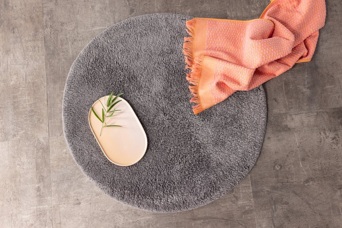 Bath Mat Penida - in round shape made of soft cotton
