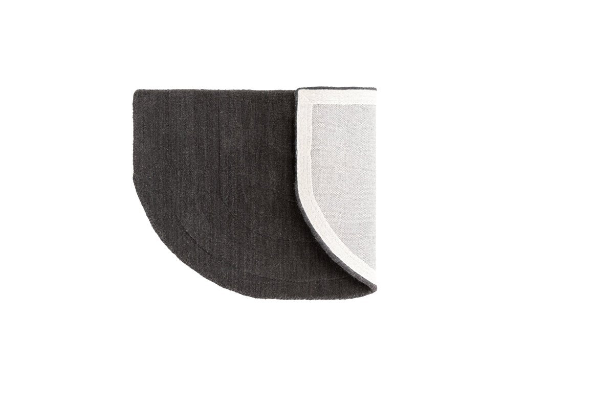 Fußmatte Nala - in Schwarz aus Wolle