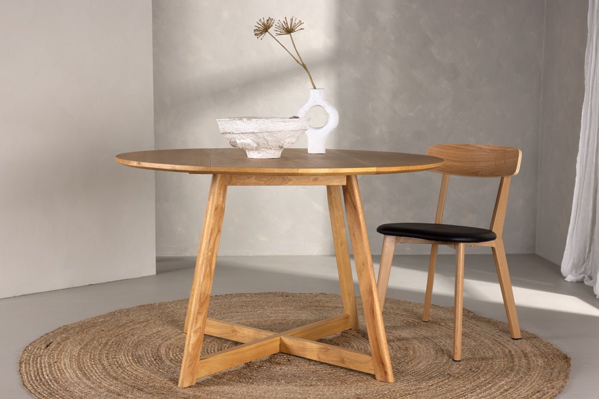 Dining table Manaia - the perfect table for small spaces with great style