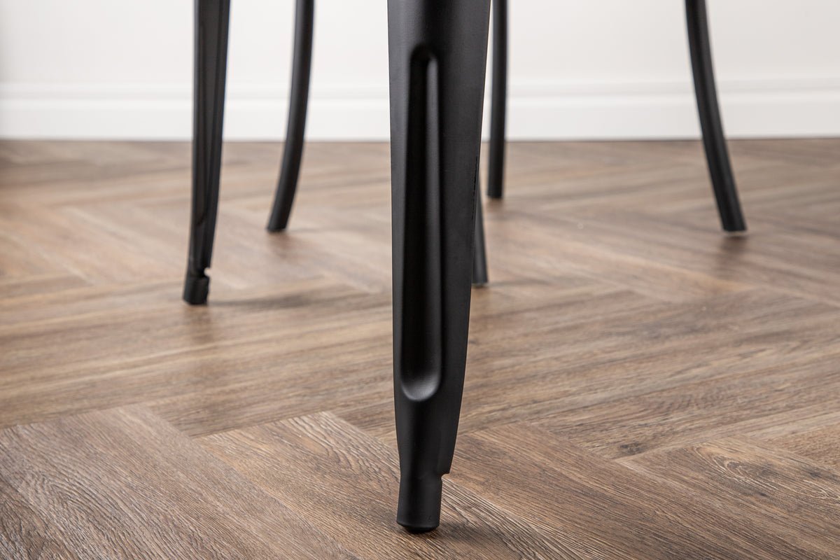 Dining table Elani - combines classic design with modern lightness