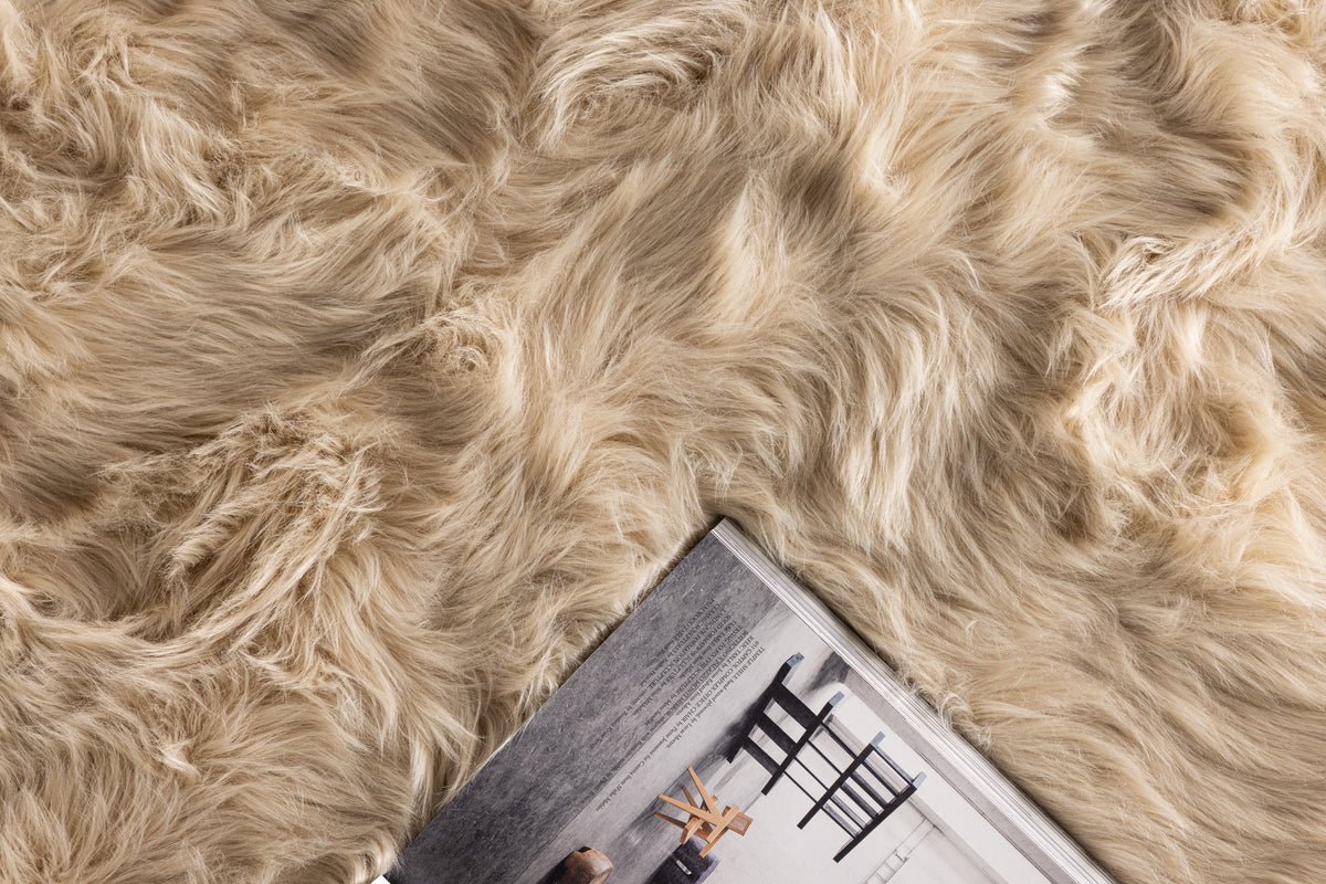 Carpet Levana – fluffy made of polyester & acrylic