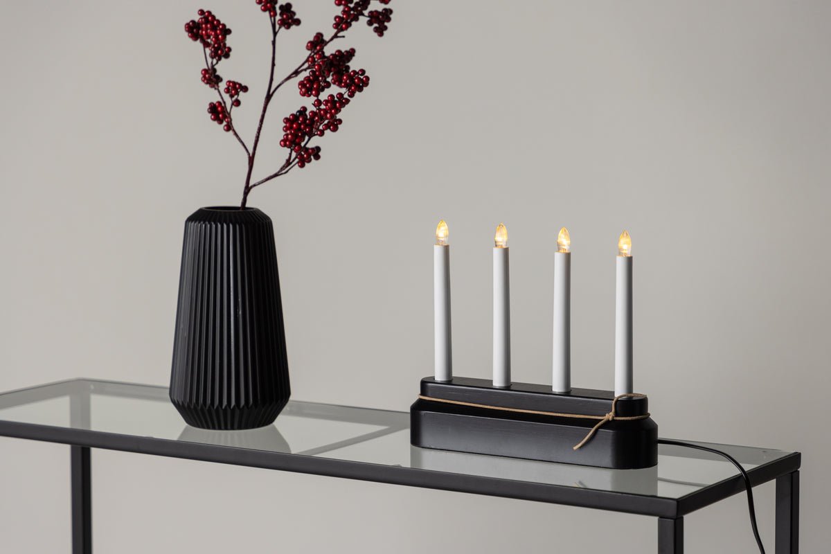 Weihnachtsbeleuchtung Fjordlicht - in Schwarz mit 4 Kerzen