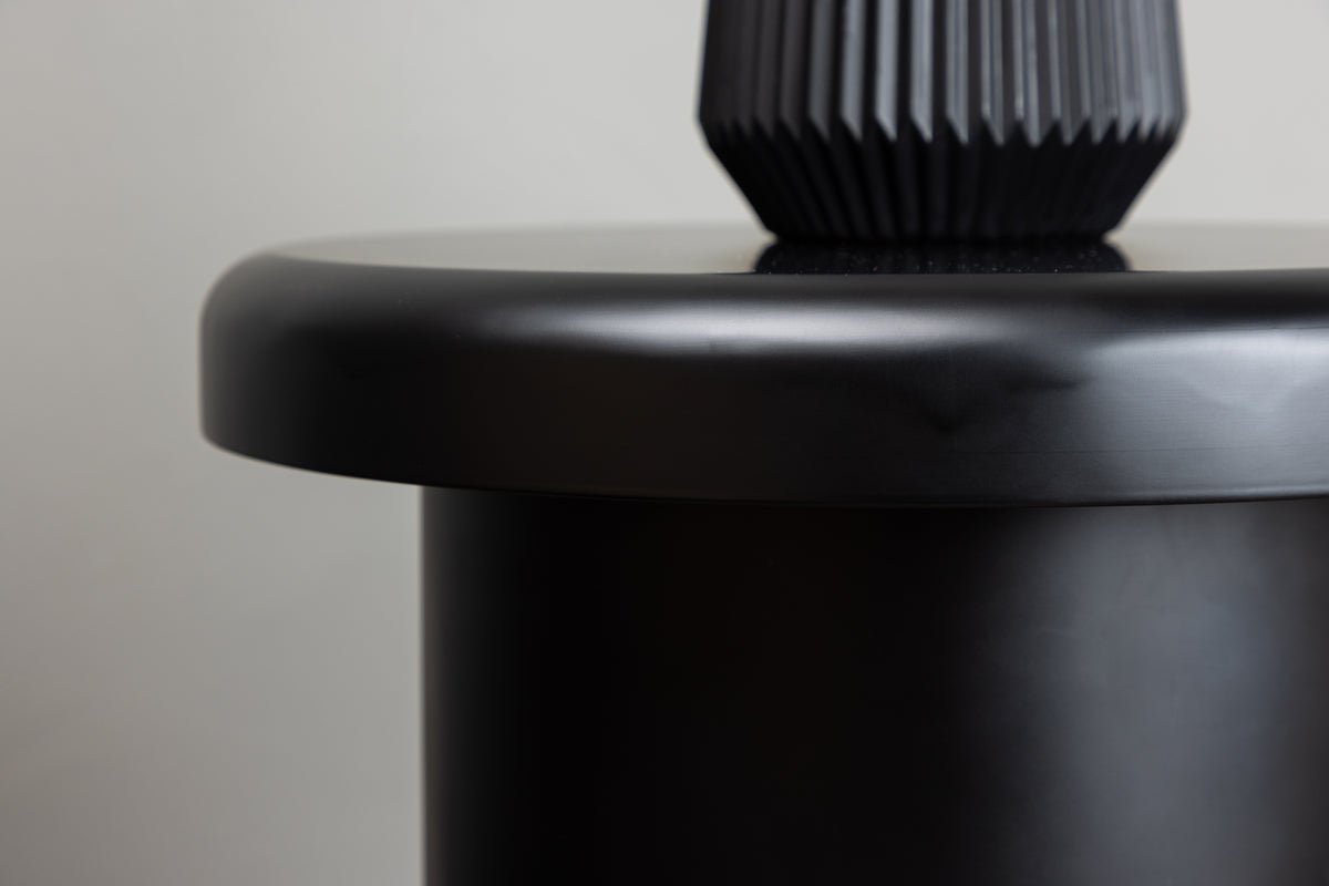 Side table Santana – in Black with round shape