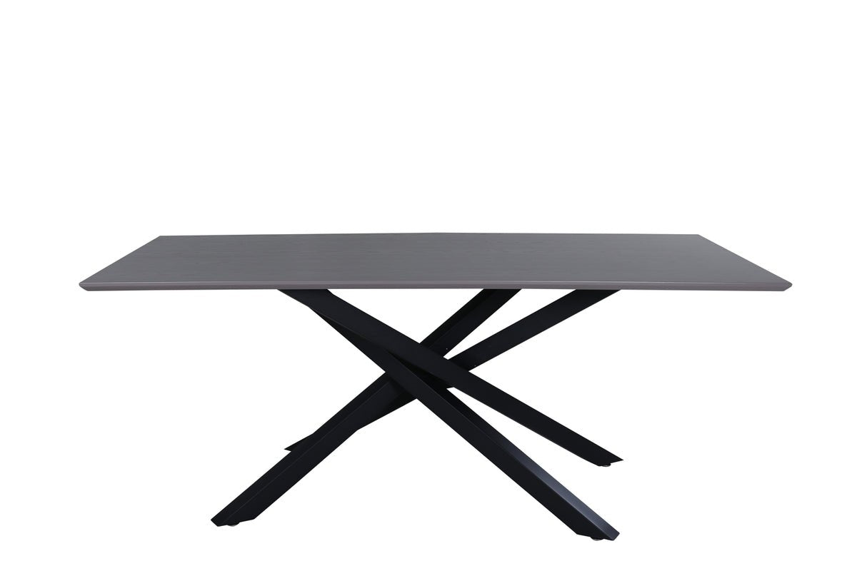 Dining Table Aoraki - with modern elegance and clean lines