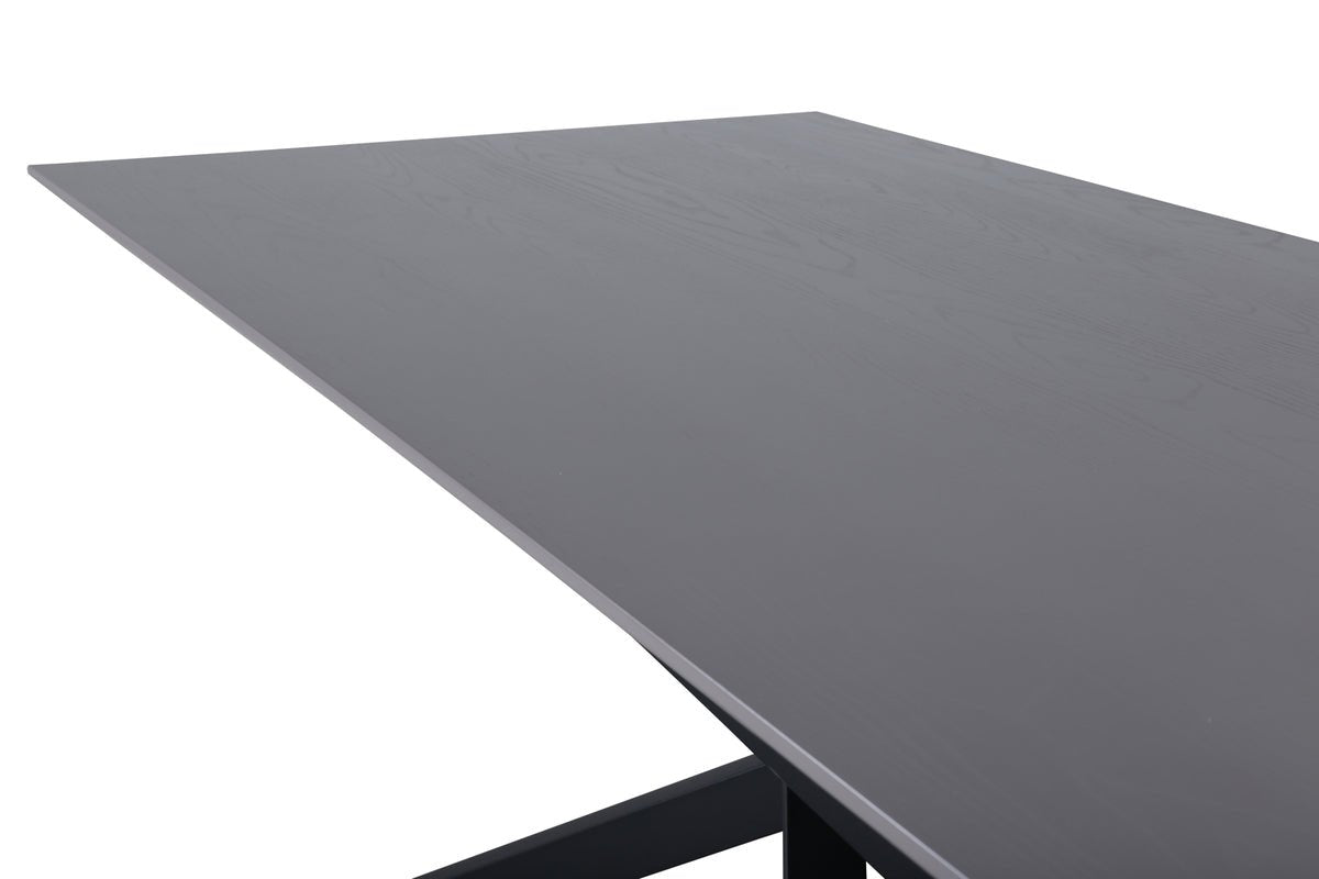 Dining Table Aoraki - with modern elegance and clean lines