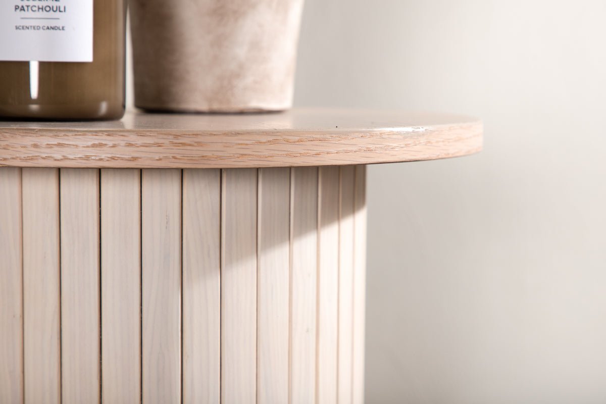 Side Table Nala – modern design with ribbed details