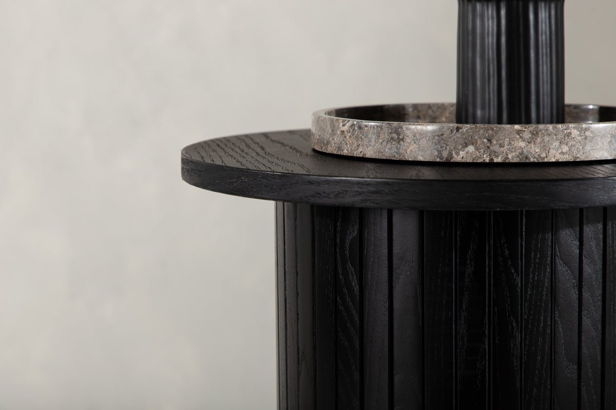 Side Table Nala – modern design with ribbed details