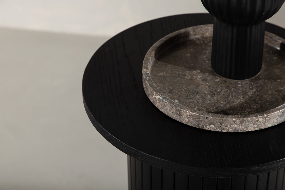 Side Table Nala – modern design with ribbed details