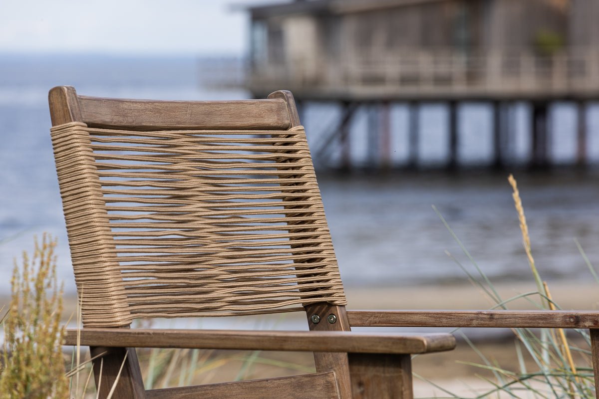 2er Set Gartenstuhl Koru - ein naturfarbener Stuhl aus Akazienholz