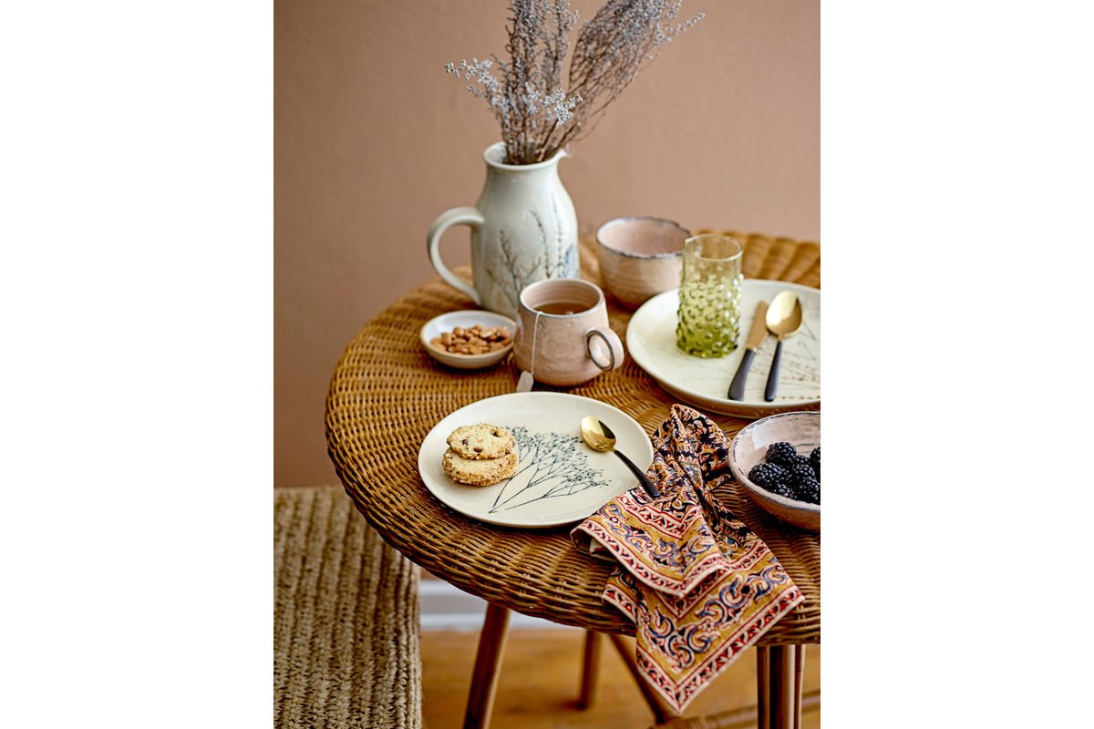 Krug Elva – Hand-painted Stoneware with Floral Motif