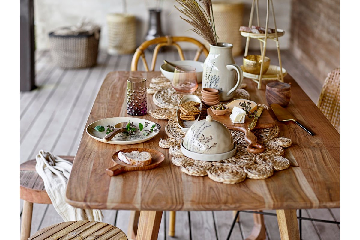 Krug Elva – Hand-painted Stoneware with Floral Motif