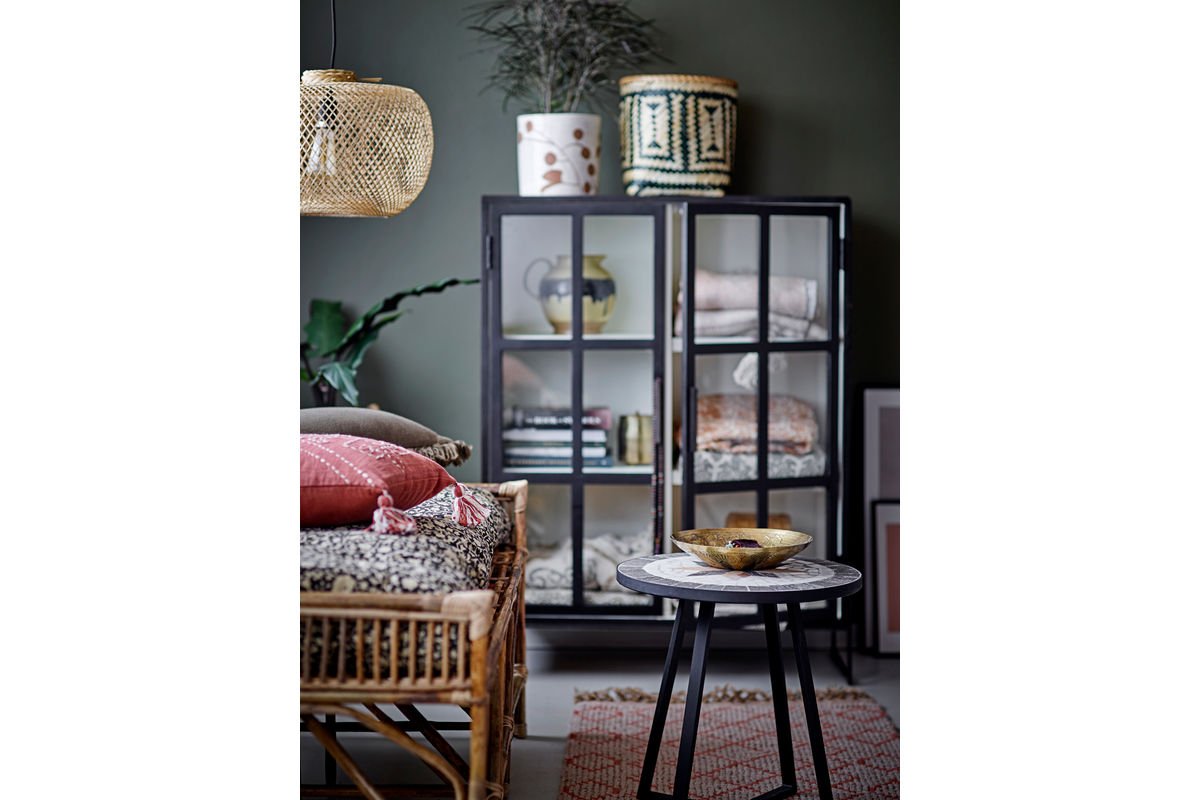 Decorative Flower Pot Ardea – Floral Design in White