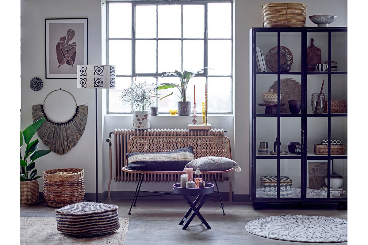 Decorative Flower Pot Ardea – Floral Design in White