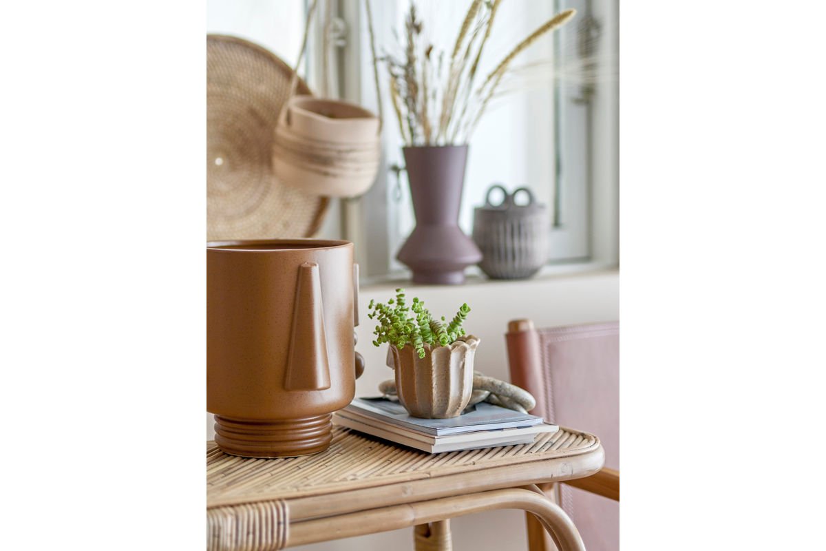 Flower Pot Cairo – Stoneware Design with Face Detail in Brown