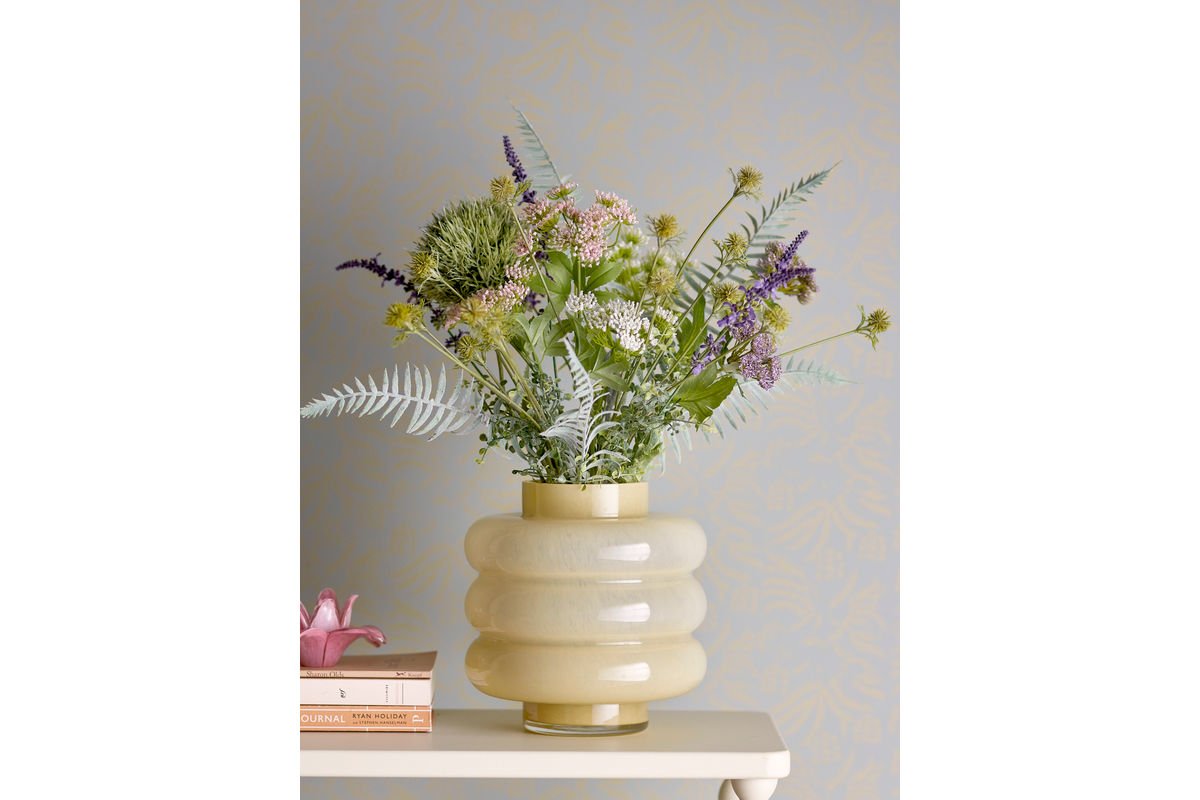 Vase Elara – Mundgeblasenes Glas in warmem Gelb