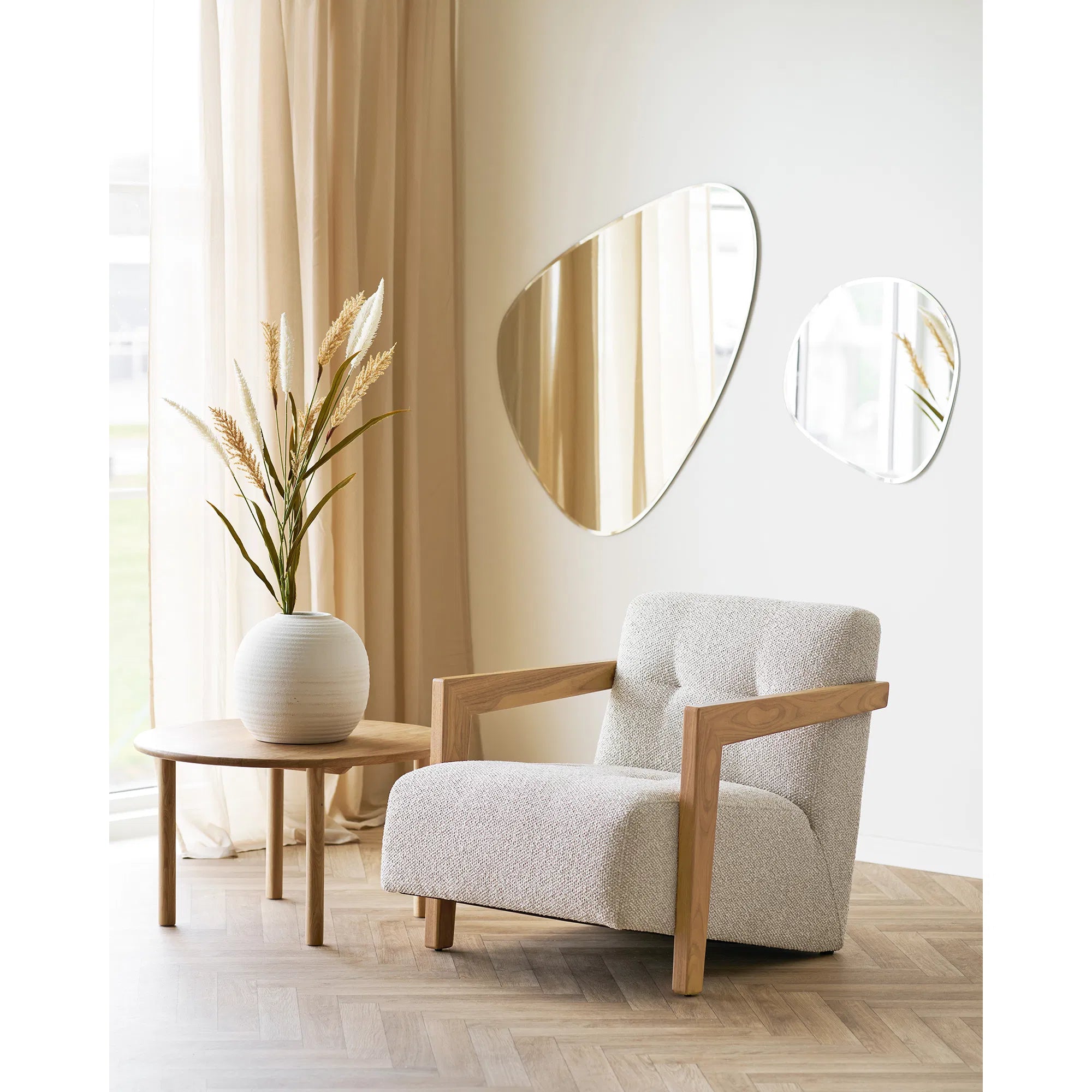 Spiegel Neravo XL – Organic shape with faceted cut
