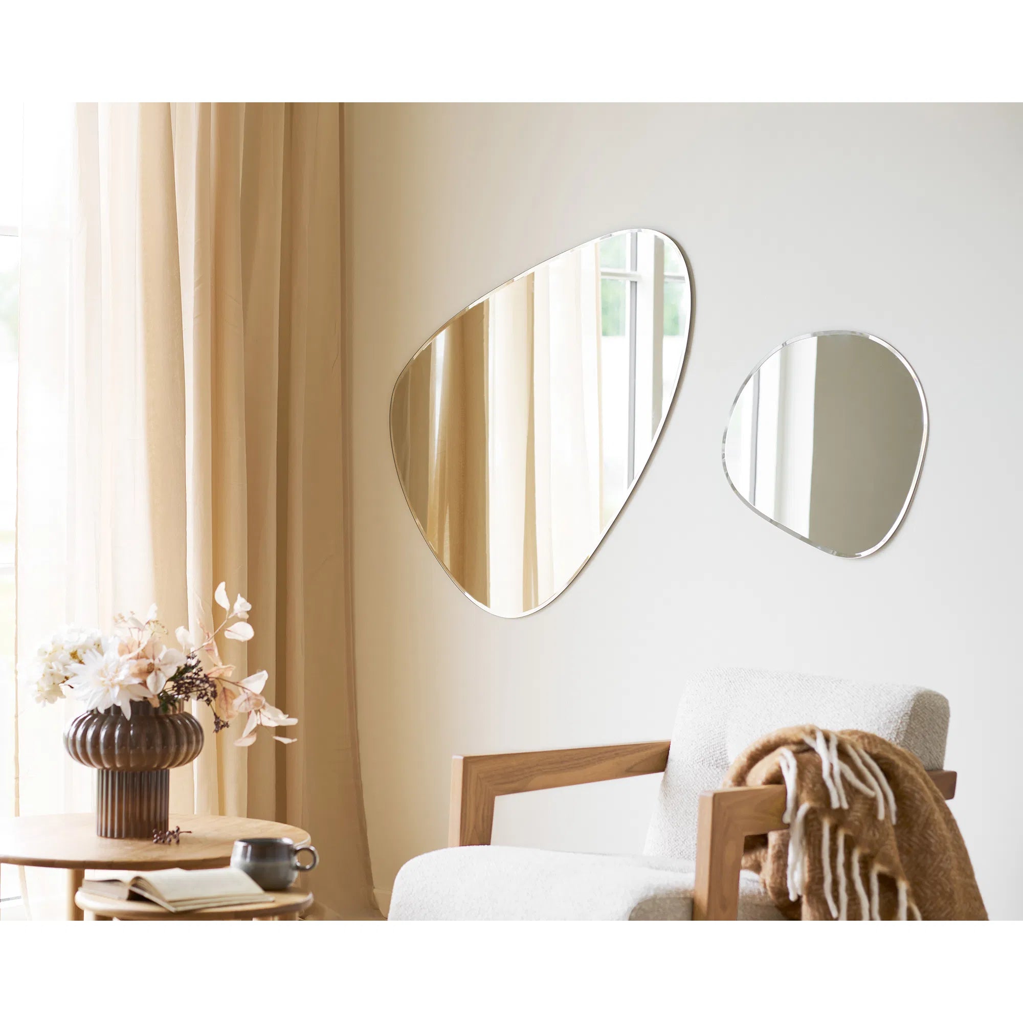 Spiegel Neravo XL – Organic shape with faceted cut