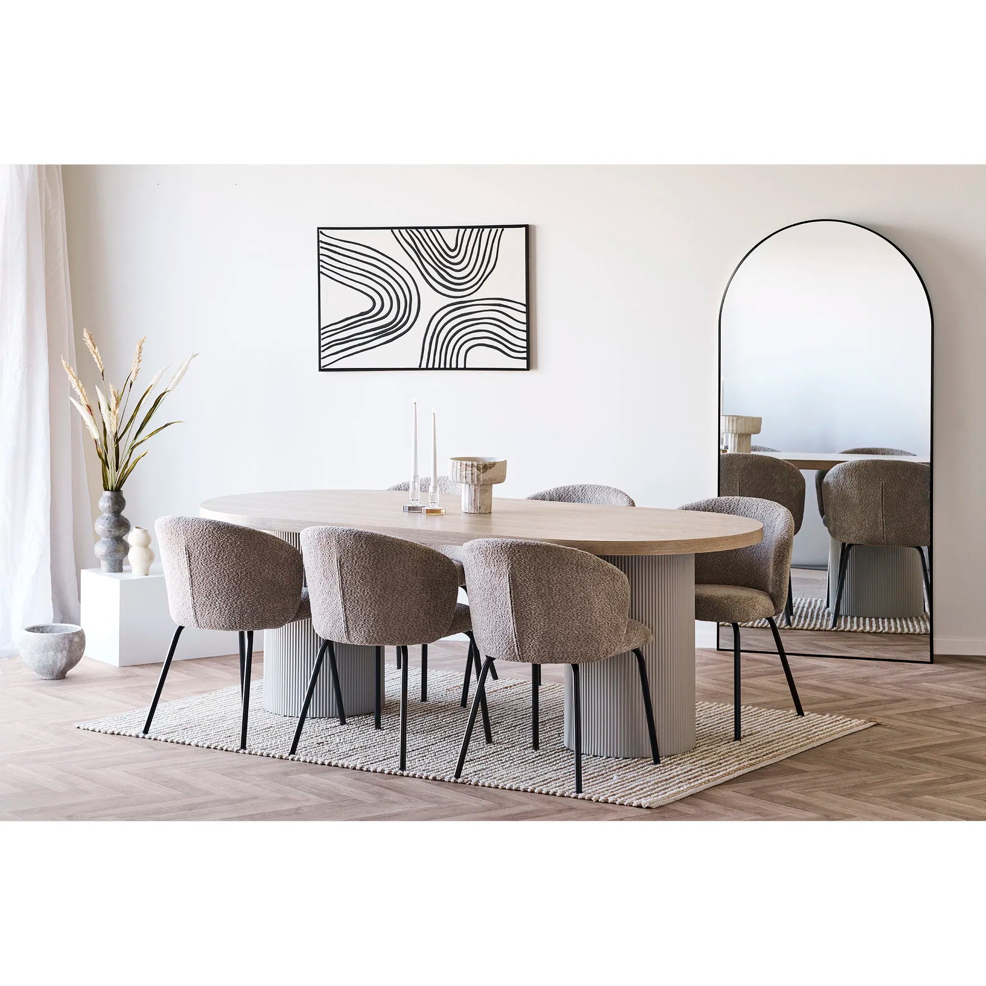 Spiegel Castaro – Arch shape with black aluminum frame