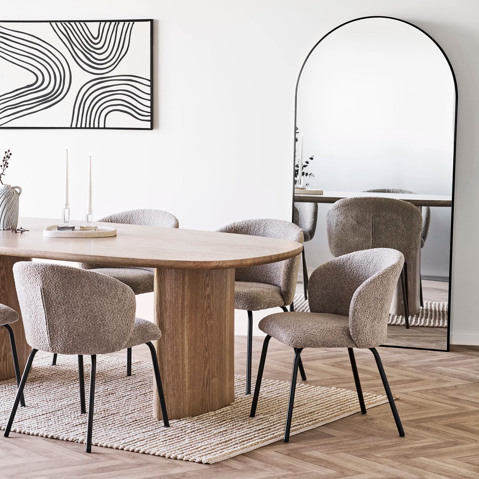 Spiegel Castaro – Arch shape with black aluminum frame