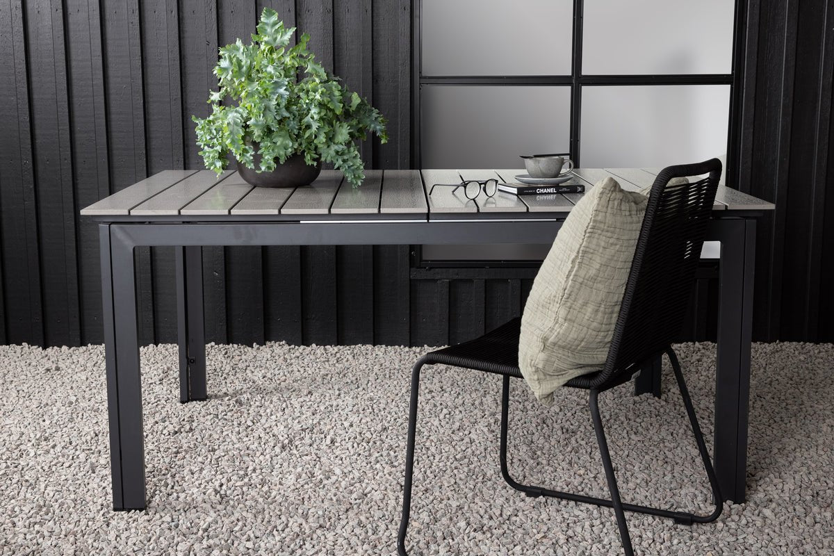 Garden table Kairen - perfect for sociable gatherings outdoors