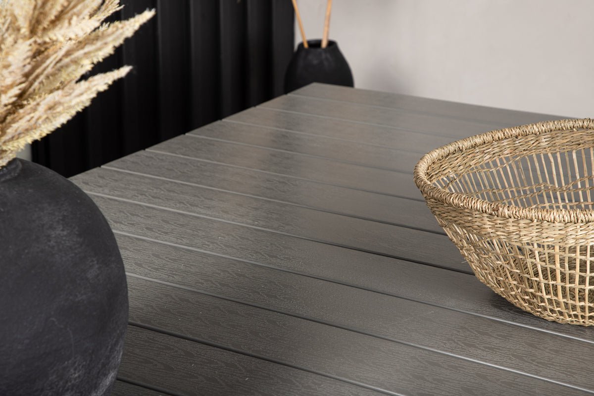 Garden table Kairen - perfect for sociable gatherings outdoors