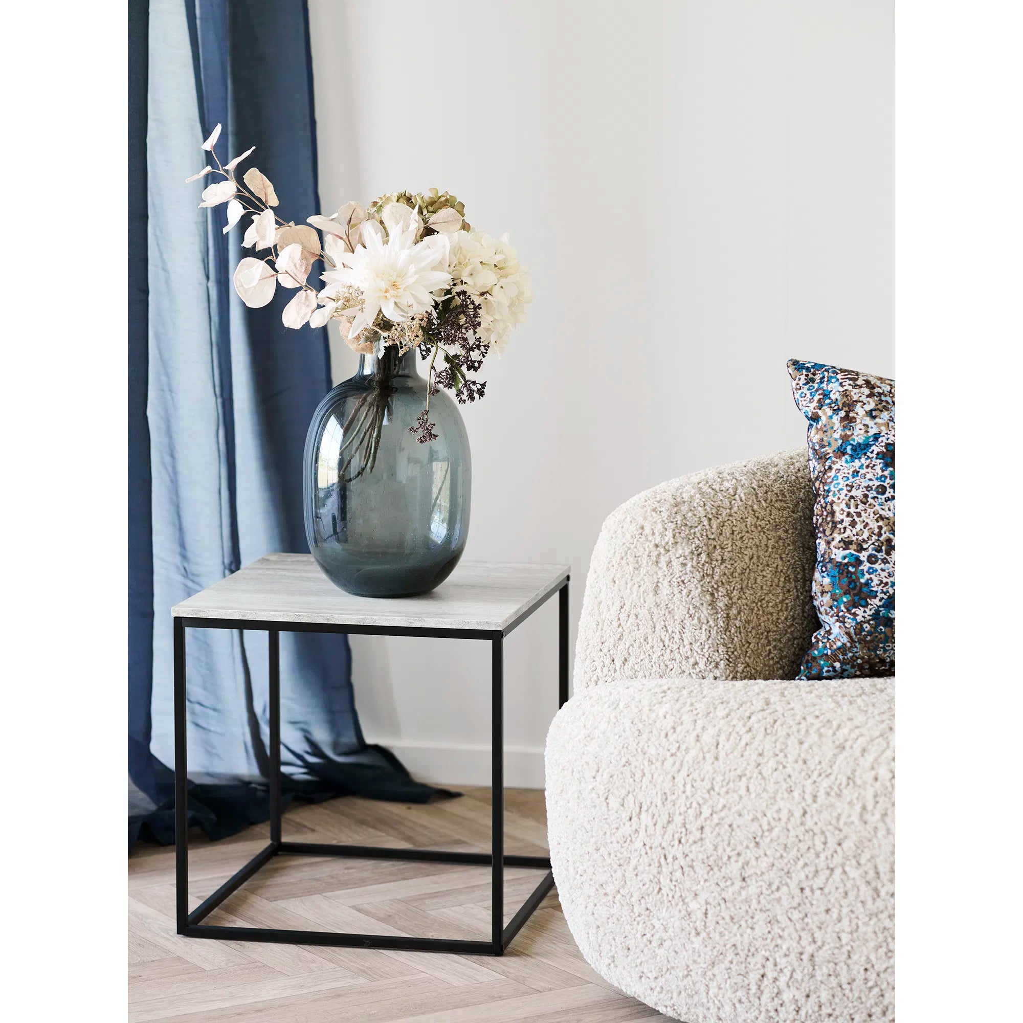 Vase "Noira" – smoked glass in deep black