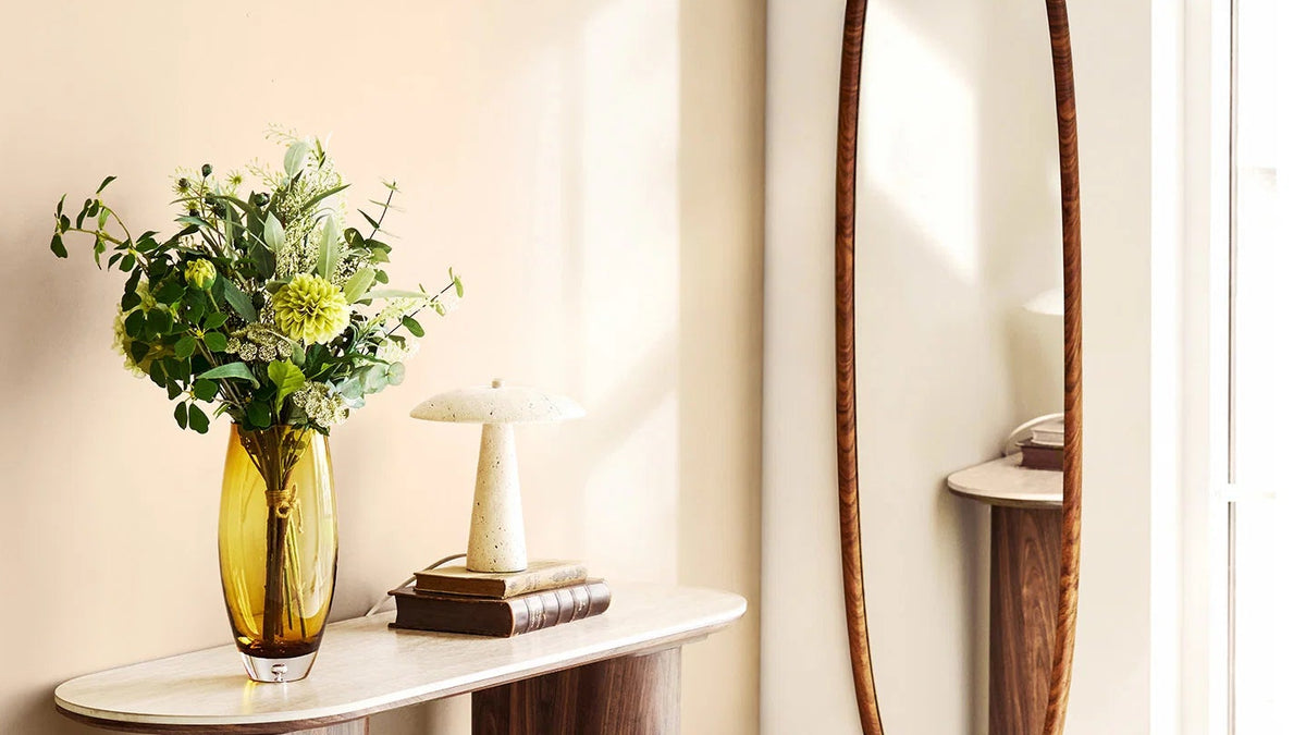 Vase Finn - made of gold-orange glass