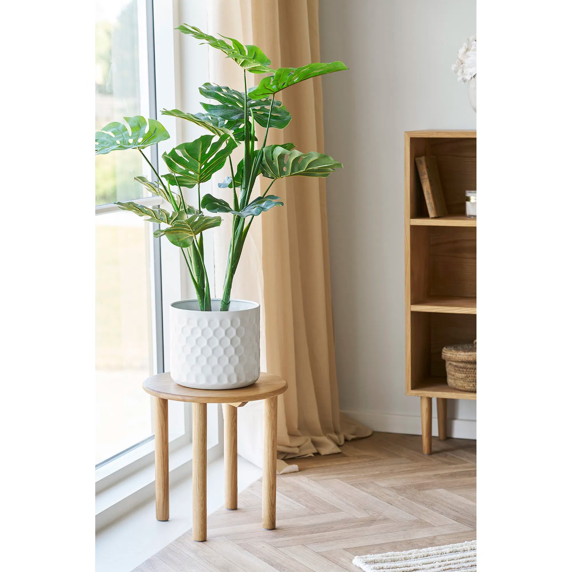 Flowerpot "Avelino" – White Steel Look with Texture