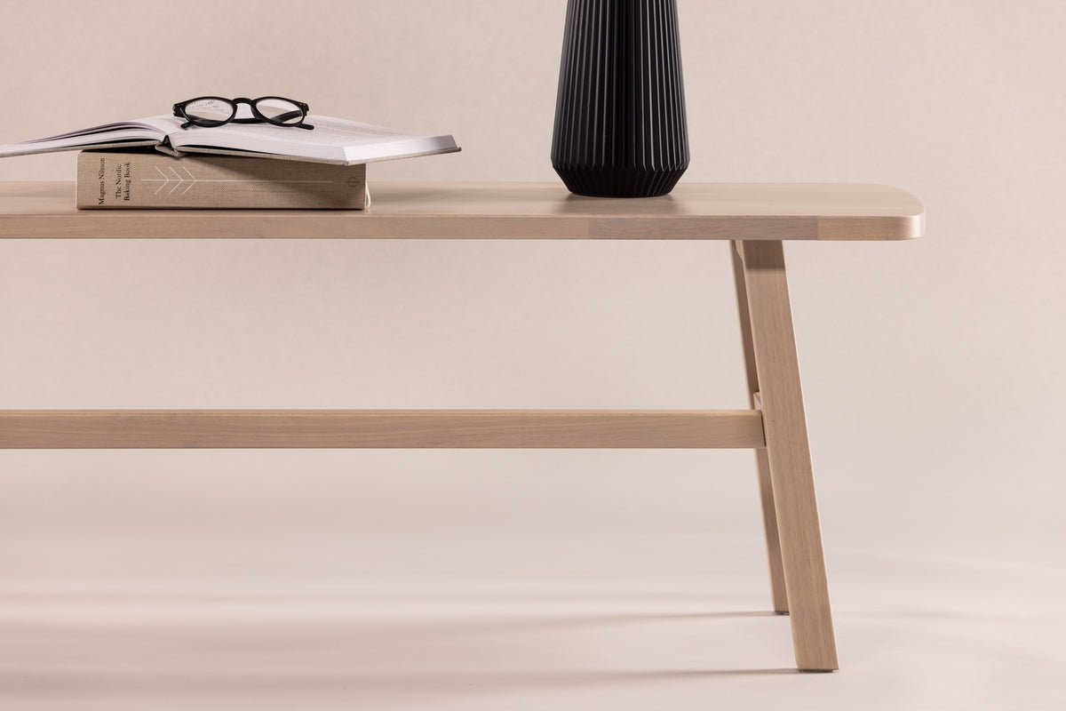 Sitzbank "Yucca" – Aus noblen weiß gekalktem Holz