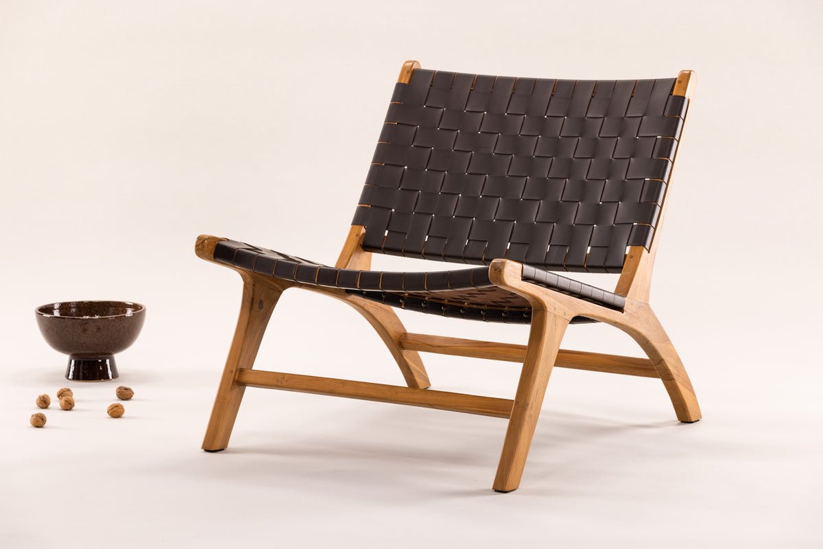 Designer lounge armchair Tevari – wickerwork made of teak & leather look Brown