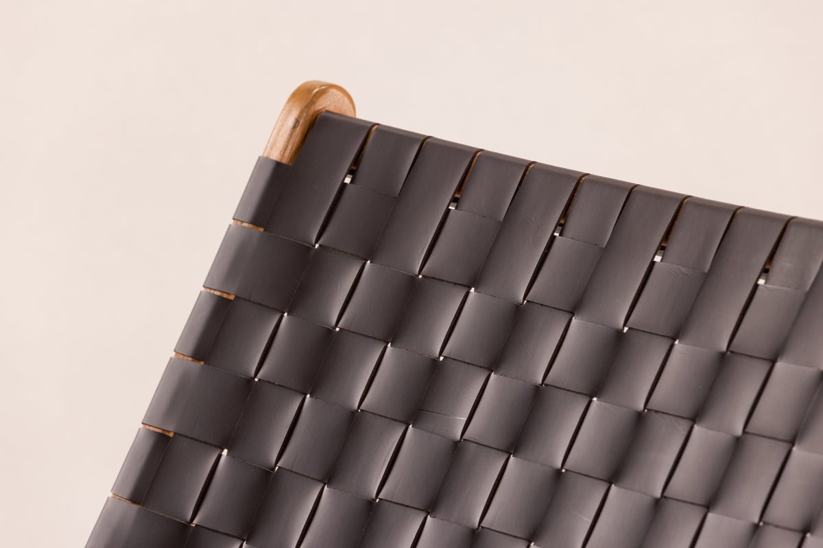 Designer lounge armchair Tevari – wickerwork made of teak & leather look Brown