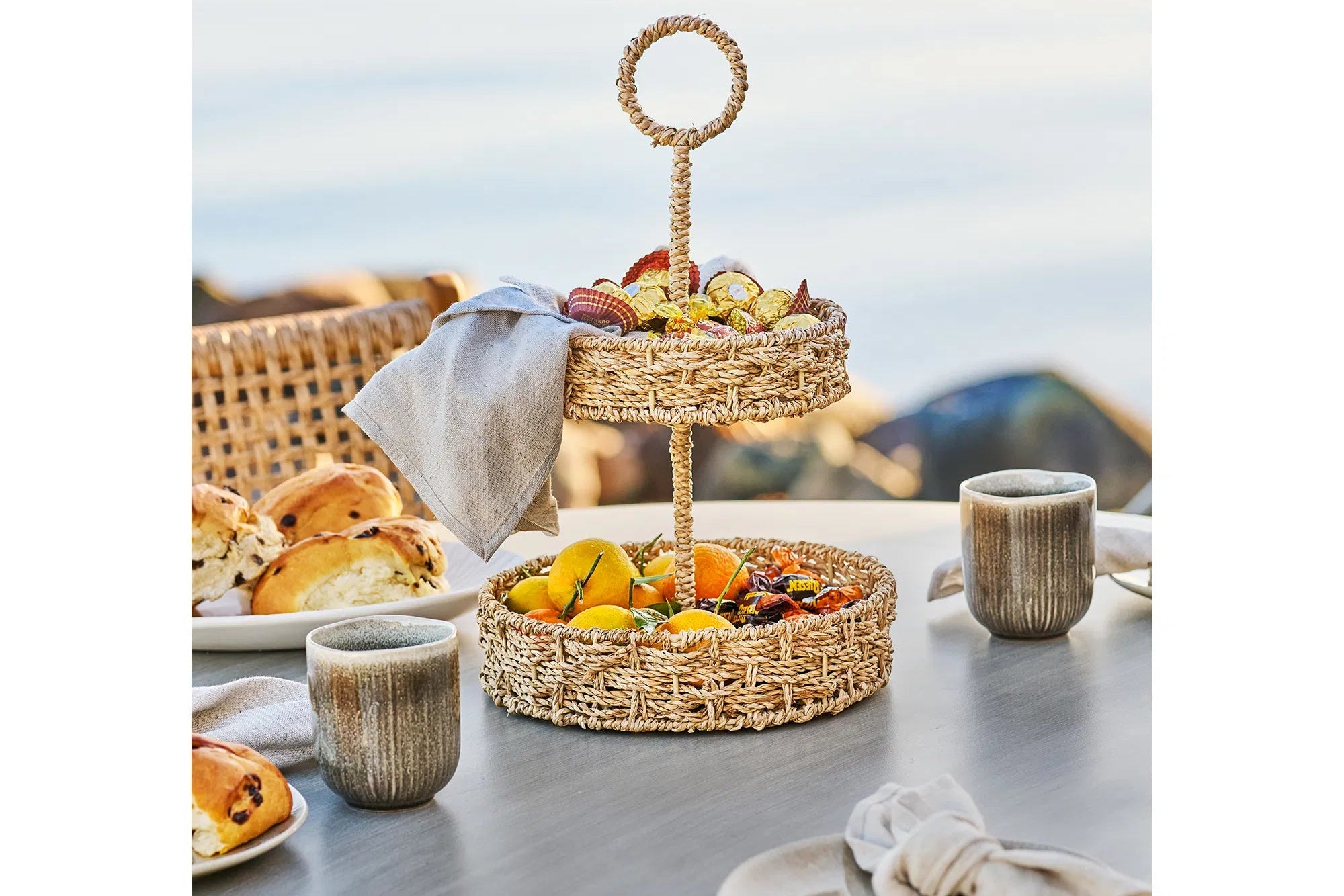 Arvessa Mug Set – made of stoneware with reactive glaze