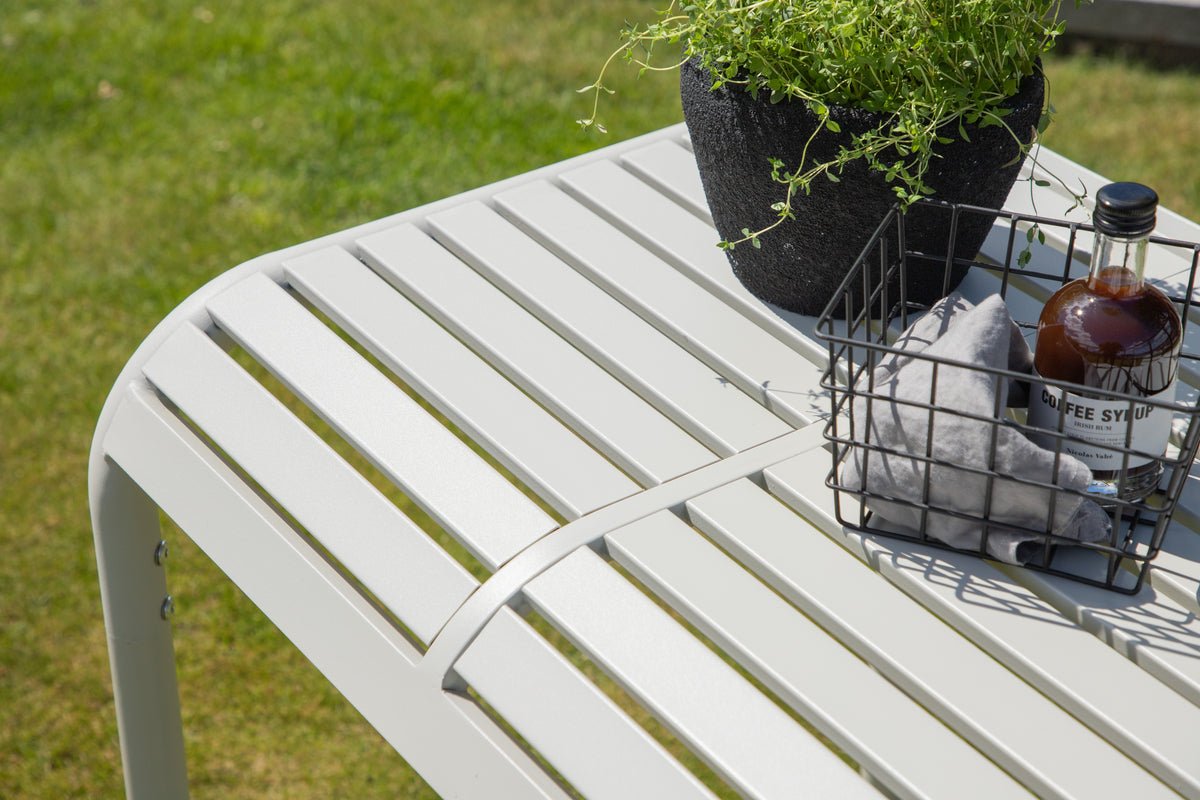 Garden table Tehani - light beige café table made of aluminum