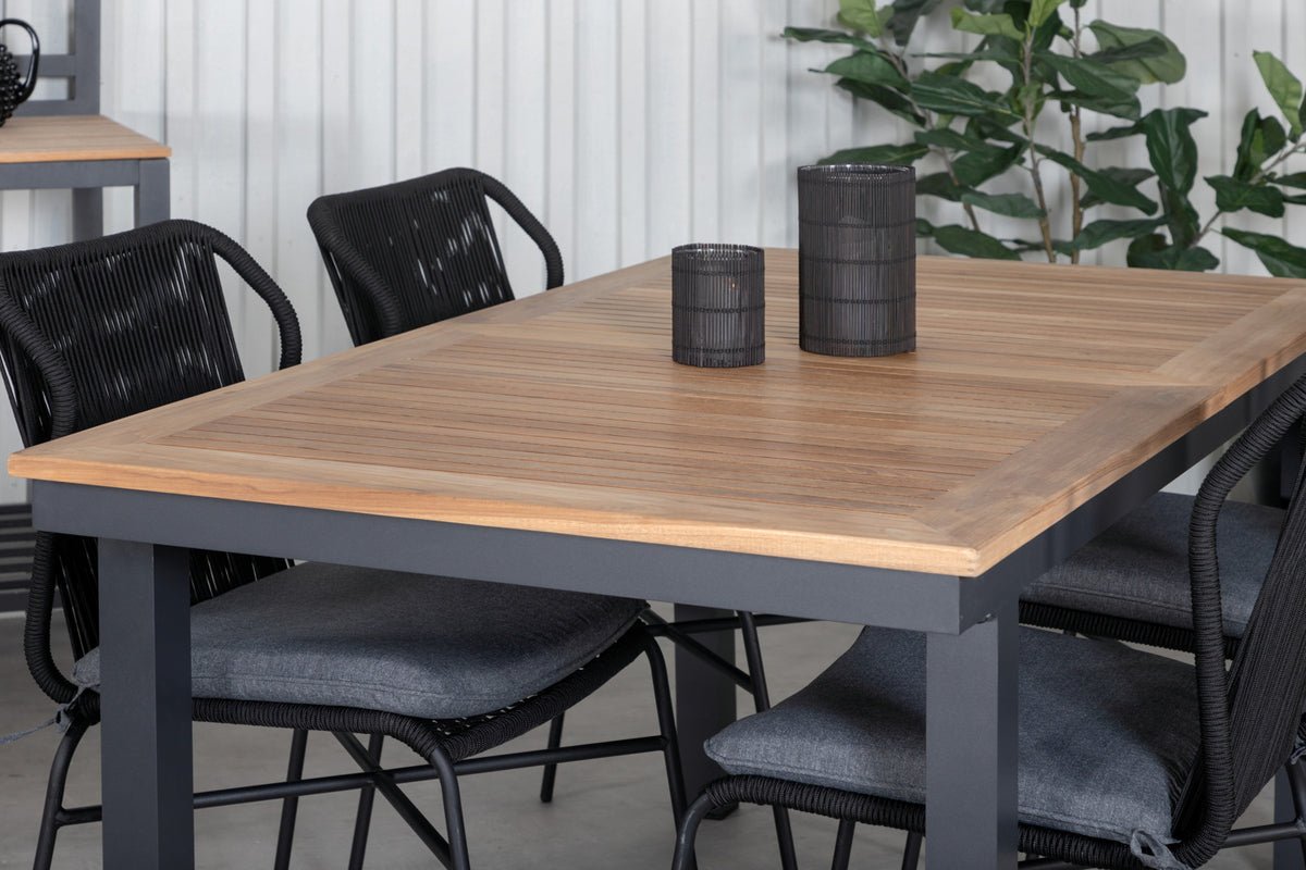 Garden table Lunea - an extendable dining table for outdoors