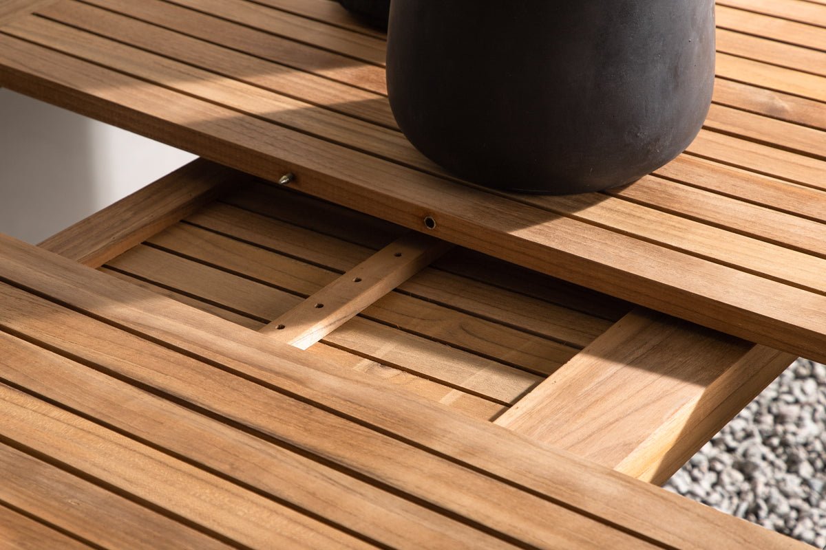 Garden table Lunea - an extendable dining table for outdoors