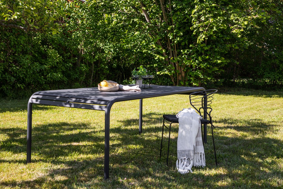 Garden table Melura - light, robust and weather-resistant