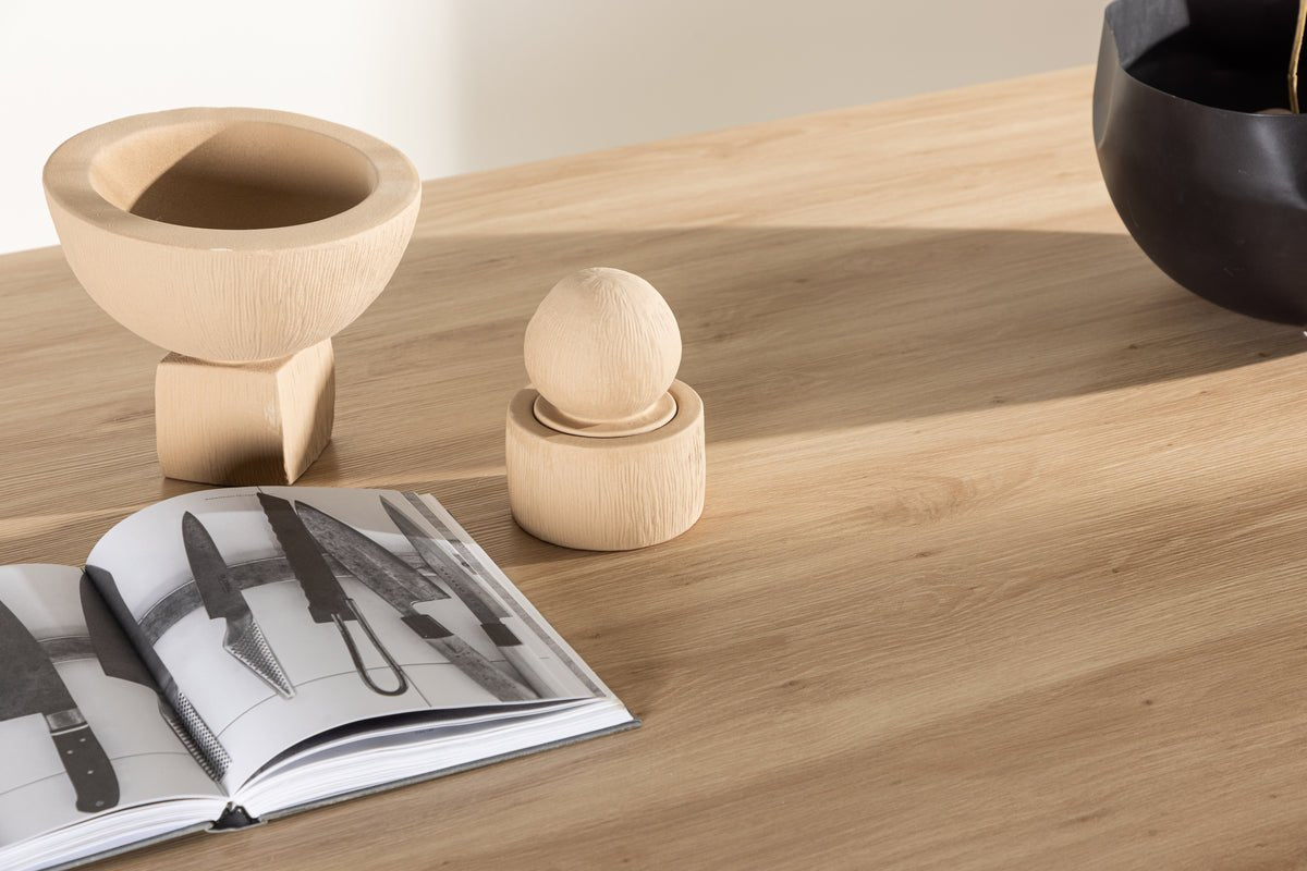 Dining table Zayana - creates an elegant, style-conscious atmosphere