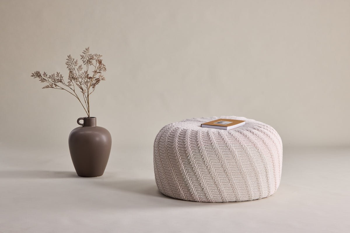 Side Stool Lunaro – Round Stool in Knit Look Offwhite (Ø 60 cm)
