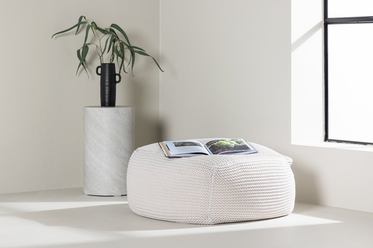 Side stool Nuvio – Round knitted stool in White