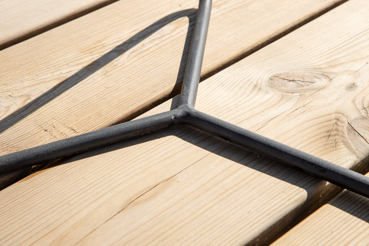 Garden Side Table Moeve - Ø40 made of black steel