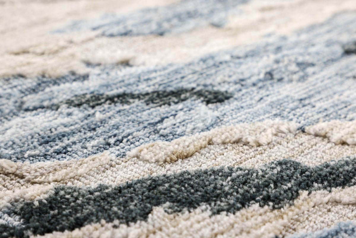 Carpet Eleni – available in two sizes made of polyester