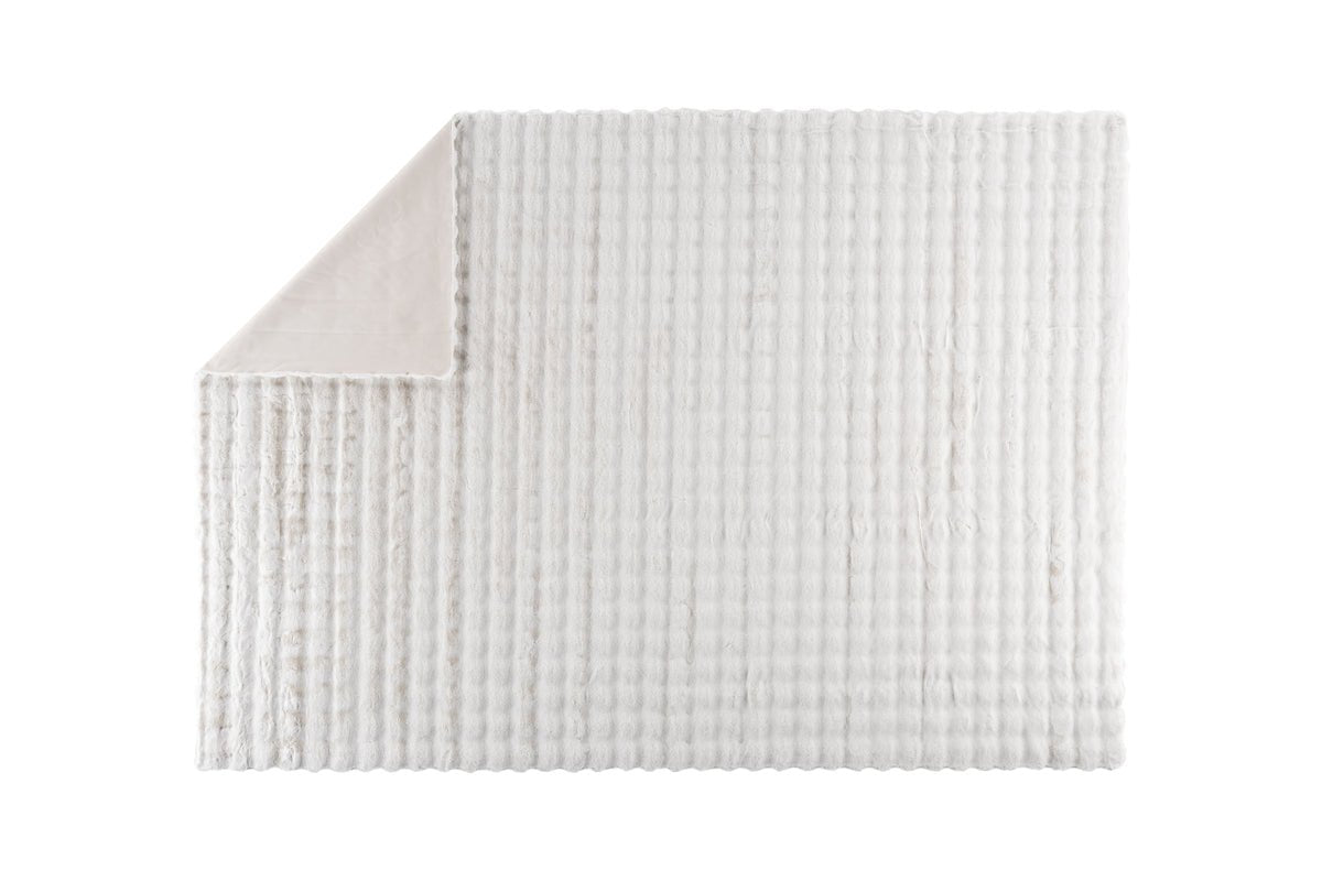 Rug Niva – in two colors made of polyester & velour leather