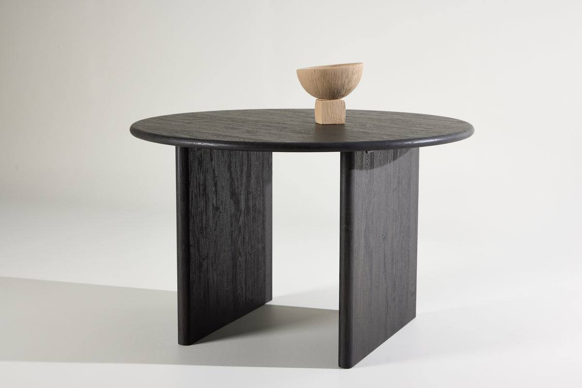Dining Table Elara - in timeless design with everyday practicality