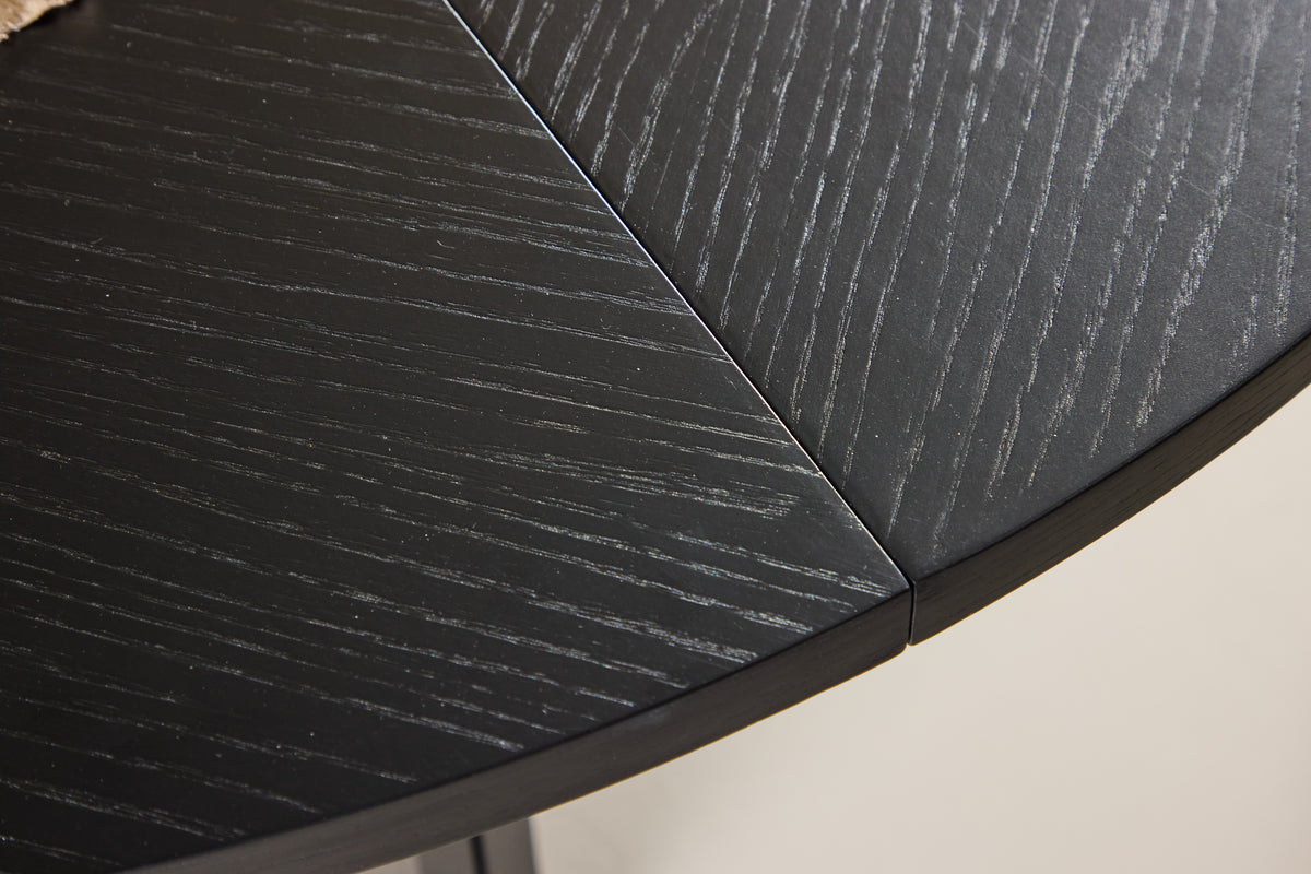 Dining Table Zephyr - the perfect balance between functionality and style