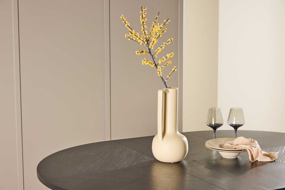 Dining Table Zephyr - the perfect balance between functionality and style