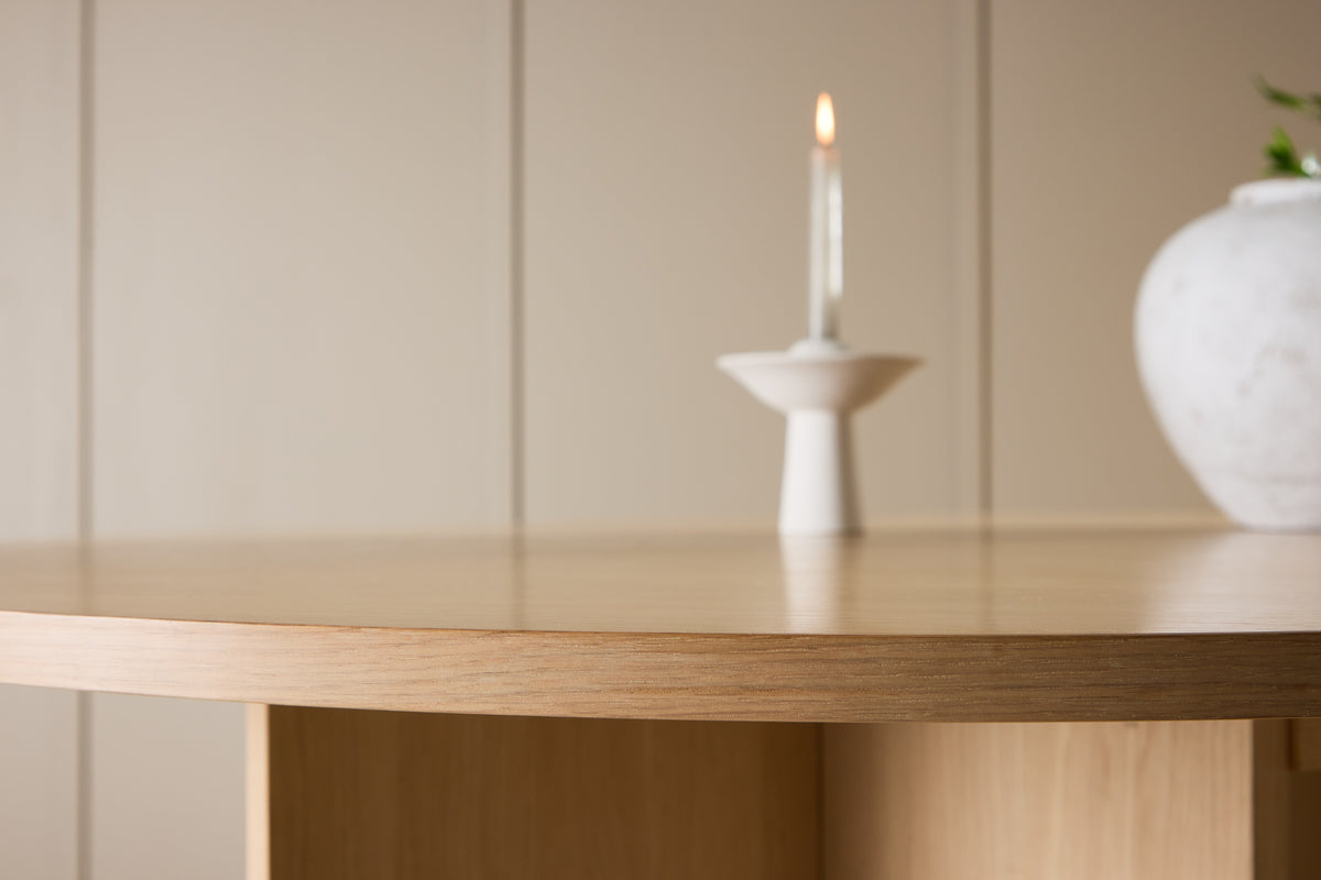 Dining Table Zephyr - the perfect balance between functionality and style