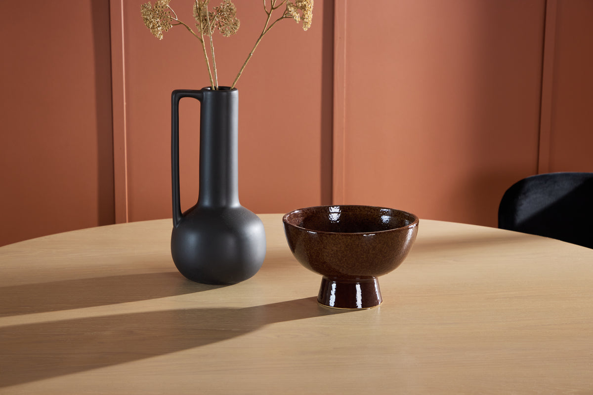 Dining Table Solara - in modern, Scandinavian-inspired design