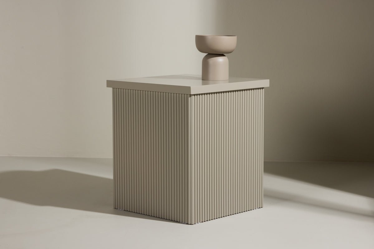 Side table Alvero – in beige grooved look