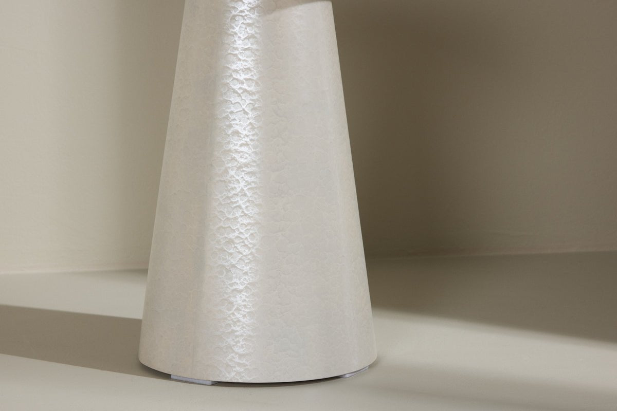 Side table Loreno – in high gloss White or Mocha